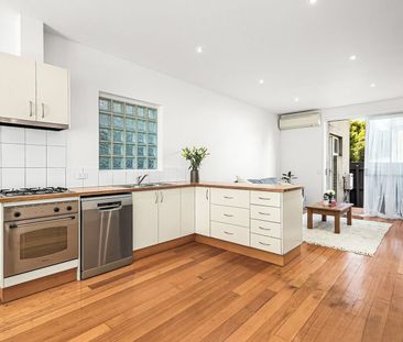 St Kilda House with Off Street Parking - Photo 4