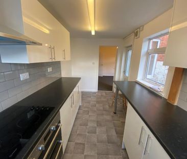 2 bedroom terraced house to rent - Photo 6