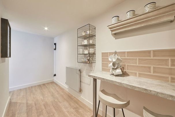 Eastborough - Photo 1