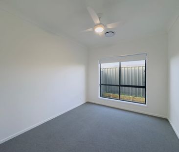 Stunning New Home in Lovely Lochinvar - 3 Beds, 2 Bath, Ducted Air ... - Photo 1