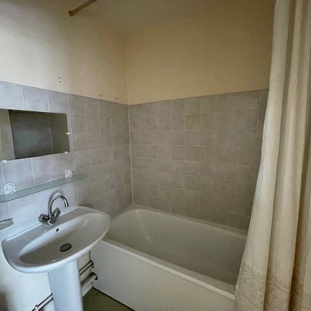 Location Appartement 1 pièce 20m² DEVILLE LES ROUEN 76250 - Photo 3