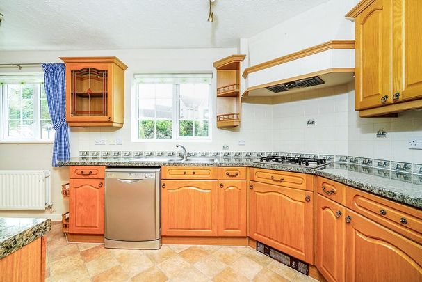 4 bedroom detached house to rent - Photo 1