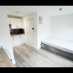 Studio Flat, Edmeston Close, E9 - Photo 2