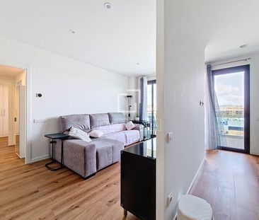 2 Bedroom apartment with 25m² terrace for rent in Vilanova i la Gel... - Photo 2