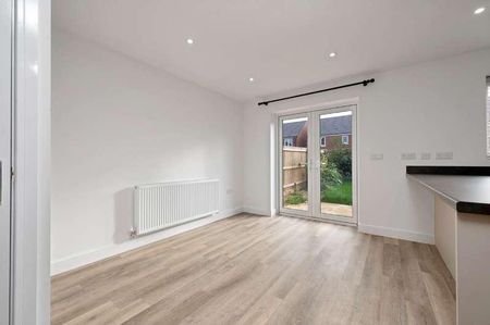 Charles Dyer Close, Melton Mowbray, LE13 - Photo 3