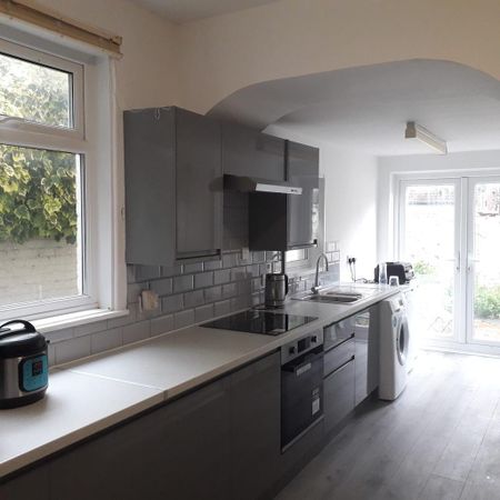 1 bedroom house of multiple occupation to rent - Photo 4