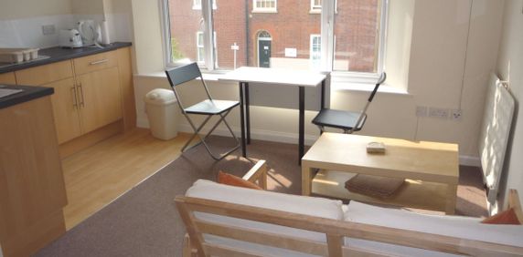 1 bedroom Flat in Lorne Street, Reading - Photo 2