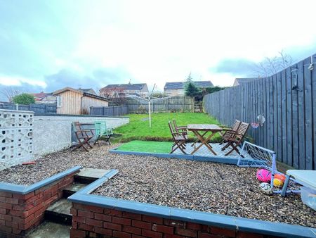 2 bedroom semi-detached house to rent - Photo 5