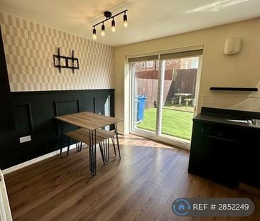 3 bedroom semi-detached house to rent - Photo 3