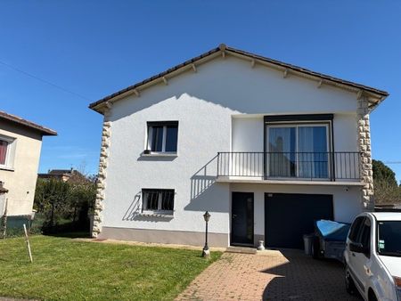 Location Maison 5 pièces 130m² ST BENOIT 86280 - Photo 2