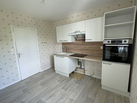 SPACIEUX T3 AVEC ASCENSEUR CAVE ET PARKING SOUS TERRAIN - Photo 2