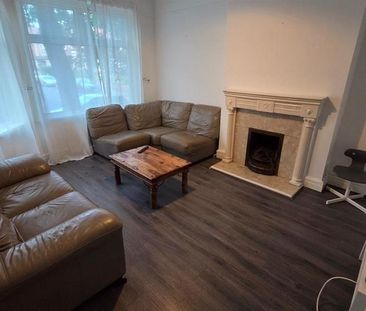 6 bedroom house to rent - Photo 1