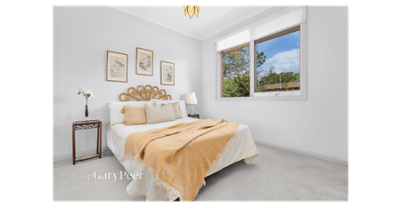 Light-Filled, Spacious & Perfectly Positioned - Photo 4