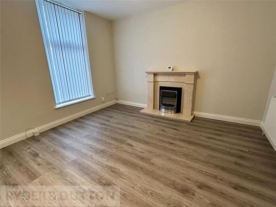 2 bedroom end of terrace house to rent - Photo 1