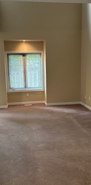 Burlington Downtown Townhome for Lease - Photo 1