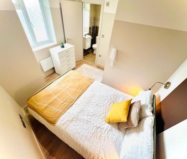 Room in a Shared House, London, SW20 - Photo 4