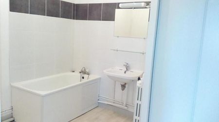 Location Appartement 4 pièces 76m² POITIERS 86000 - Photo 5
