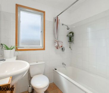 Townhouse Majura AVe - Photo 4