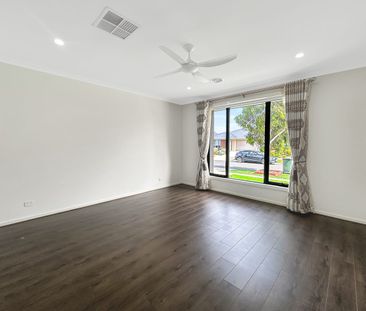 Family living at its finest! - Photo 2