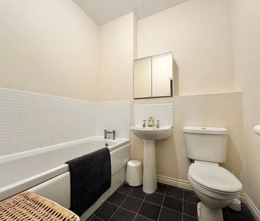 2 bedroom flat to rent - Photo 4