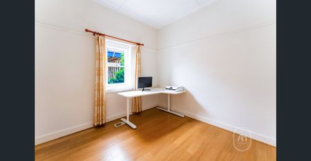 Spacious Family Home in a Prime Box Hill Location (Partly Furnished) - Photo 4