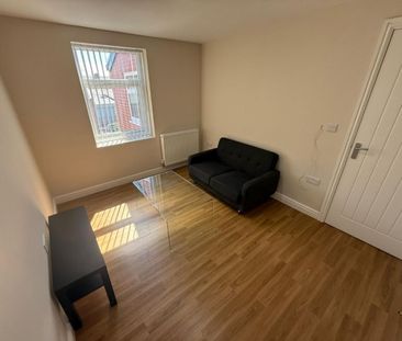 Flat 2, St Thomas Road, Preston - Photo 1