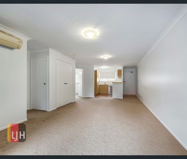 REFURBISHED, 2 BEDROOM APARTMENT IN NEWMARKET - Photo 1