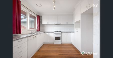 Family Home in a Prime Location - Photo 3