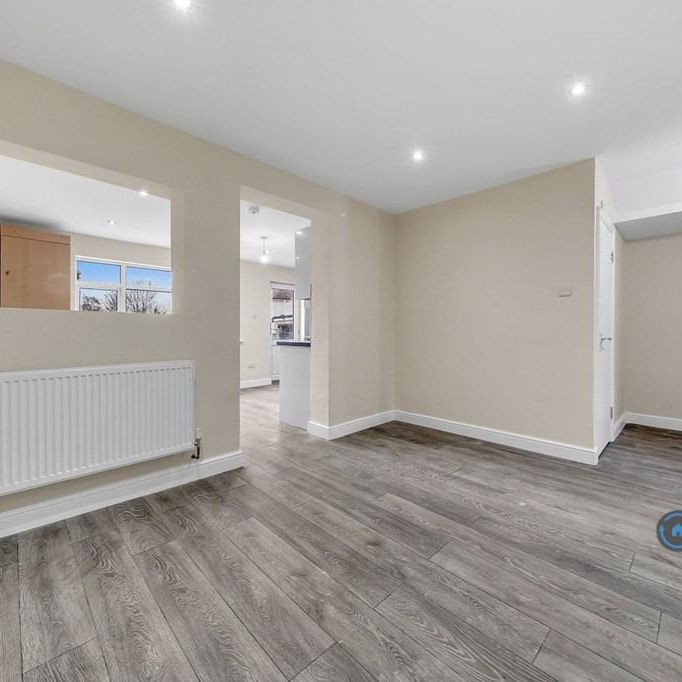 5 bedroom semi-detached house to rent - Photo 1