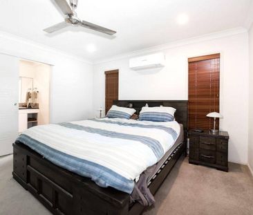 STUNNING FAMILY HOME IN SOUGHT AFTER ESTATE - Photo 6