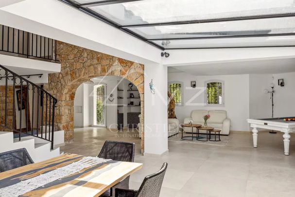 Mougins - Villa rénovée avec vue sur le vieux village de Mougins - 4 chambres - Photo 1