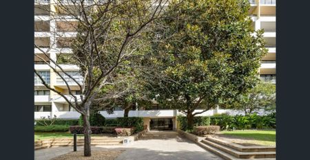 North facing split level apartment with district views - Photo 5