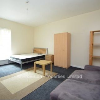 3 Bedroom Flats in Leeds - Photo 1