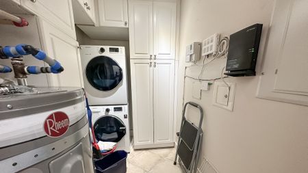 2 Bed + Den Condo | Steveston Village | Pond View • Parking - Photo 4