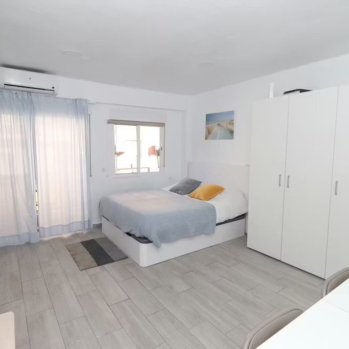 Carrer del Pintor Ferrandis, Valencia, Valencian Community 46011 - Photo 1