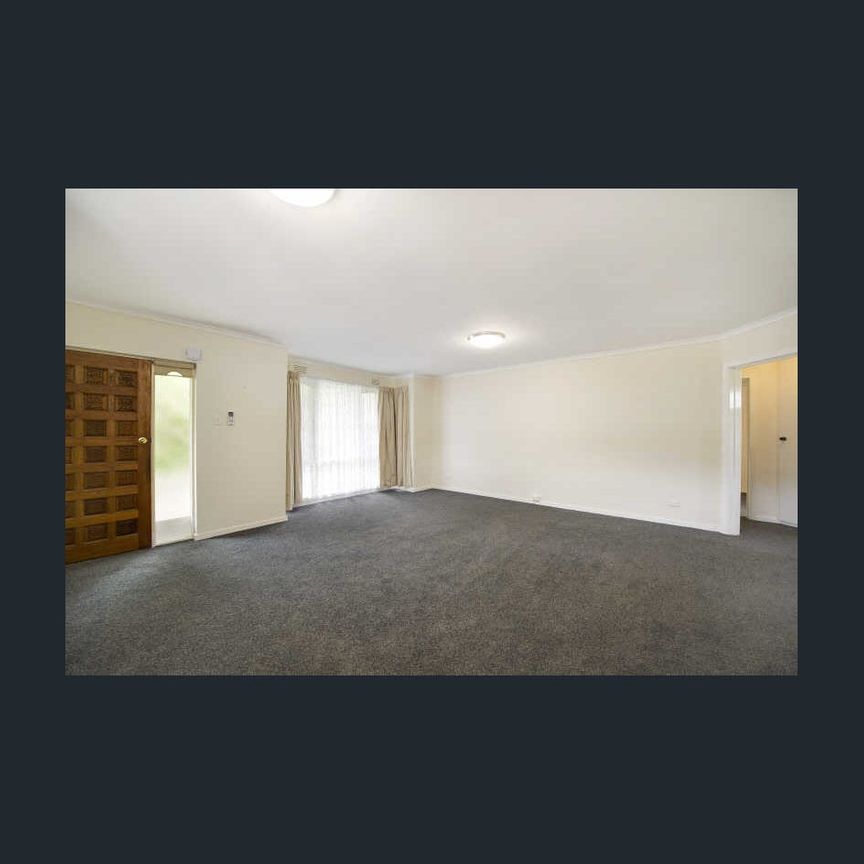 Renovated Comfort in Central Blackburn - Photo 1