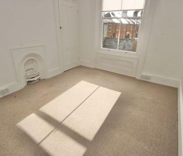 4 bedroom terraced house to rent - Photo 5