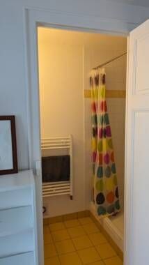 Chambre avec salle de douche privative - Photo 3