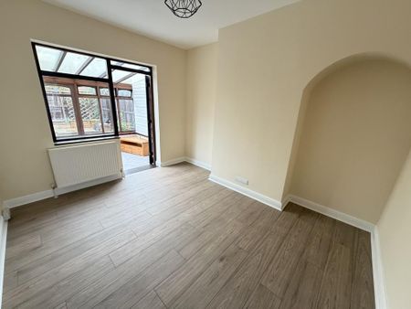 2 bedroom semi-detached house to rent - Photo 3