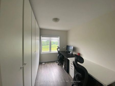Condo Townhouse For Lease | N9235473 - Photo 3