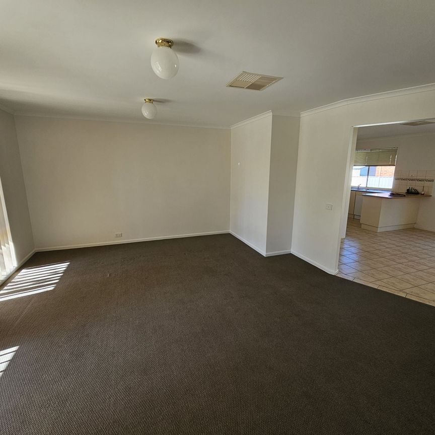 27 Iron Way - Photo 1