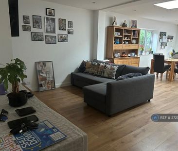 1 bedroom in a house share to rent - Photo 2