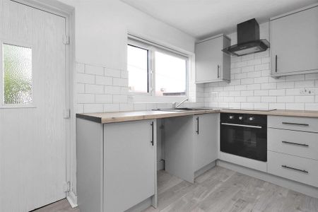 3 bedroom terraced house to rent - Photo 2