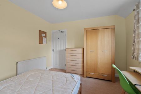 5 bedroom semi-detached house to rent - Photo 3