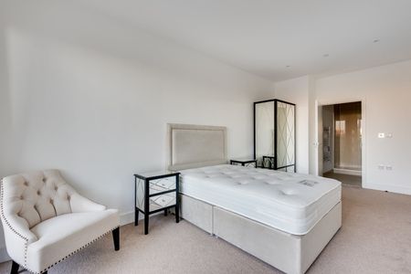 3 Bed Flat, Leven Road, E14 - Photo 2