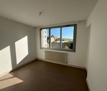 Location Appartement 3 pièces 91m² - Photo 6