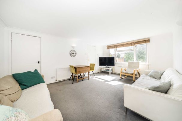 Brondesbury Road, Queens Park, NW6, London - Photo 1