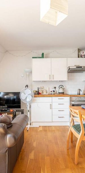 Studio to rent - Photo 1