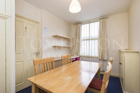 4 bedroom terraced house to rent - Photo 3