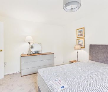 5A Strathearn Court, Holywood, BT18 9NP - Photo 6